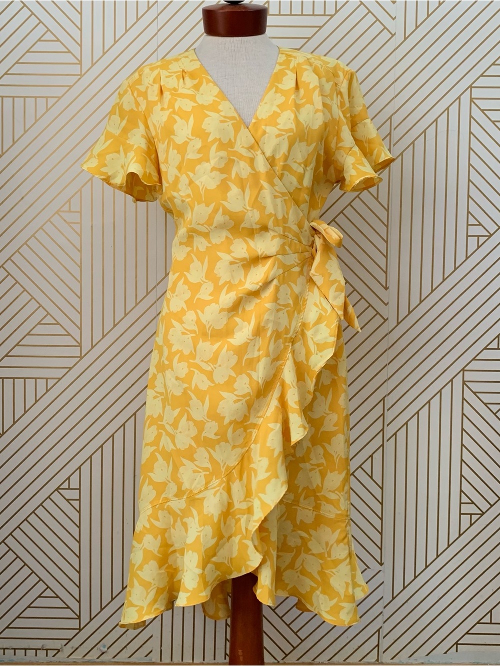 Joie Amelia Wrap Floral flowers chiffon georgette flutter sleeves v neck Dress M